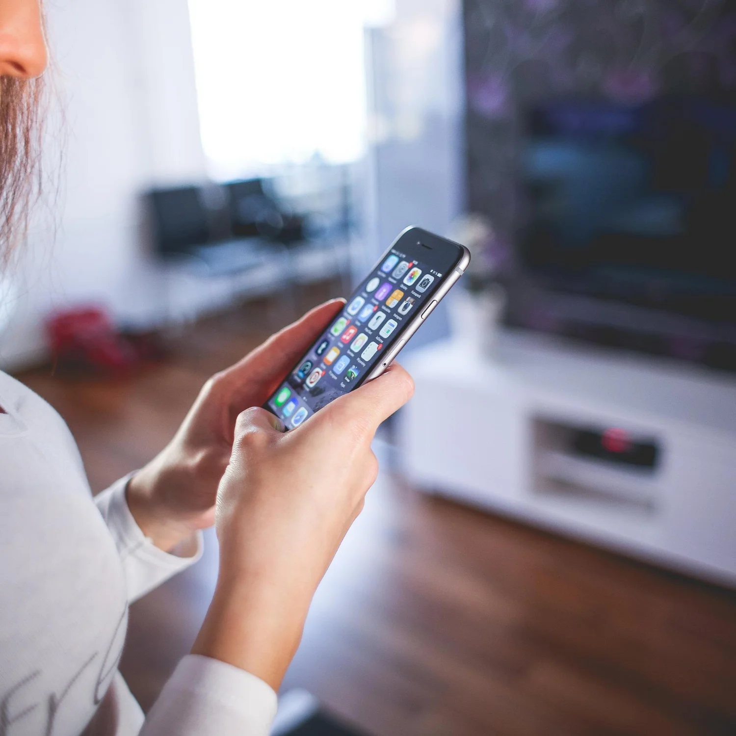 How to cast from phone to smart tv